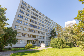 Pohled na dům - Pronájem bytu 3+kk v osobním vlastnictví 62 m², Praha 4 - Krč