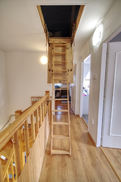 chodba a vstup na půdu - Pronájem domu 194 m², Cerhovice