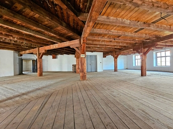 Prodej skladovacích prostor 2000 m², Žatec