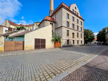 Prodej skladovacích prostor 2000 m², Žatec