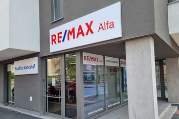 Prodej kancelářských prostor 68 m², Praha 8 - Kobylisy