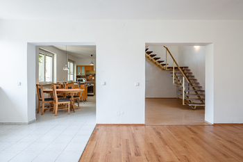 propojení společných prostor domu ... - Prodej domu 165 m², Hurtova Lhota