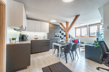 Pronájem bytu 3+kk v družstevním vlastnictví 50 m², Praha 8 - Libeň
