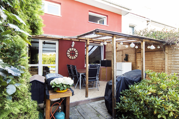 posezení ze zadní strany domu - Prodej domu 84 m², Nupaky