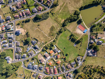 Prodej pozemku 21450 m², Jenišov