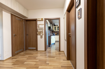 Prodej bytu 3+kk v osobním vlastnictví 73 m², Praha 10 - Uhříněves