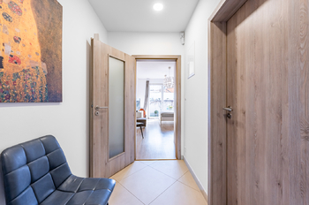 Chodba - Pronájem bytu 1+kk v osobním vlastnictví 13147 m², Praha 10 - Vršovice