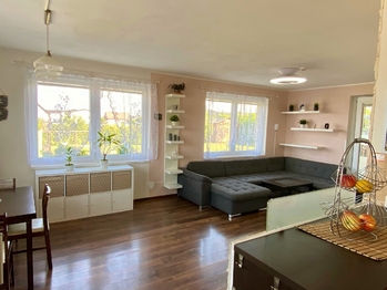 Propojení se zahradou - Prodej domu 166 m², Křenice