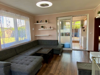 Propojení se zahradou - Prodej domu 166 m², Křenice