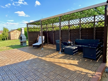 Velká terasa - Prodej domu 166 m², Křenice