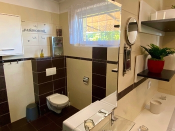 Koupelna - Prodej domu 166 m², Křenice