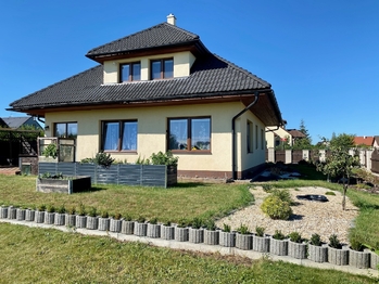 Velký dům u Prahy - Prodej domu 166 m², Křenice