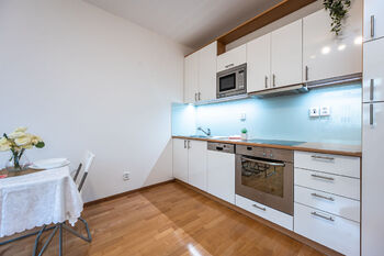 Kuchyňská linka - Pronájem bytu 2+kk v osobním vlastnictví 44 m², Praha 9 - Vysočany