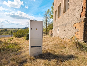 Prodej pozemku 2000 m², Bochov