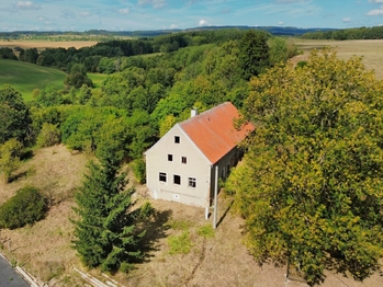 Prodej pozemku 2000 m², Bochov