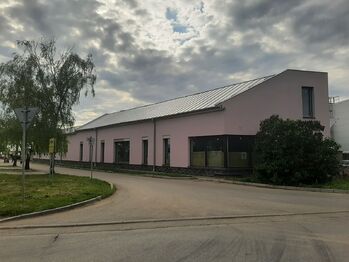 Pronájem obchodních prostor 444 m², Měnín