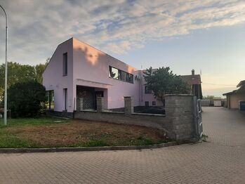 Pronájem obchodních prostor 444 m², Měnín