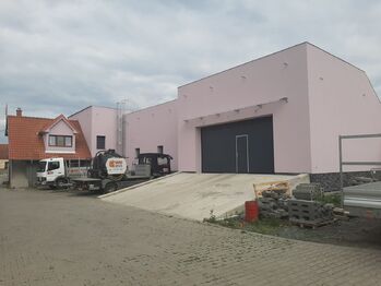 Pronájem obchodních prostor 444 m², Měnín