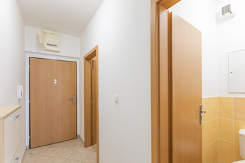 Pronájem bytu 1+kk v osobním vlastnictví 28 m², Praha 4 - Kunratice