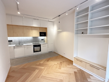 Pronájem bytu 2+kk v družstevním vlastnictví 55 m², Praha 9 - Vysočany