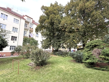 Pronájem bytu 2+kk v družstevním vlastnictví 55 m², Praha 9 - Vysočany