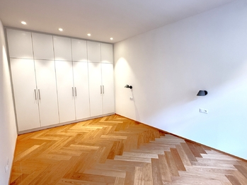Pronájem bytu 2+kk v družstevním vlastnictví 55 m², Praha 9 - Vysočany