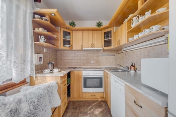 Prodej domu 300 m², Uhlířské Janovice