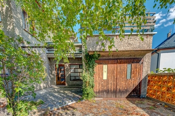 Prodej domu 300 m², Uhlířské Janovice