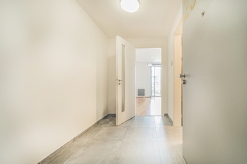 Prodej bytu 1+kk v osobním vlastnictví 37 m², Praha 4 - Modřany