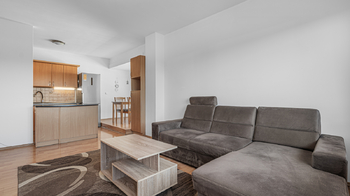 Obývací pokoj s kuchyňským koutem - Pronájem bytu 2+kk v osobním vlastnictví 55 m², Říčany