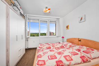 Pokoj 2 - ložnice - Prodej bytu 3+1 v osobním vlastnictví 78 m², České Budějovice