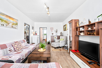Pokoj 1 - obývák - Prodej bytu 3+1 v osobním vlastnictví 78 m², České Budějovice