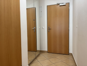 Pronájem bytu 1+kk v osobním vlastnictví 28 m², Praha 5 - Smíchov