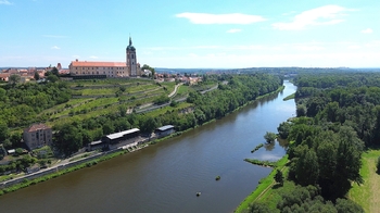 Pohled na Labe a zámek Mělník - Prodej domu 95 m², Hořín