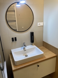 koupelna I. - Pronájem bytu 2+kk v osobním vlastnictví 63 m², Praha 9 - Vysočany