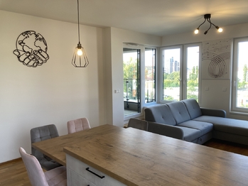 pohled z kuchyně - Pronájem bytu 2+kk v osobním vlastnictví 63 m², Praha 9 - Vysočany