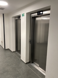 výtah - Pronájem bytu 2+kk v osobním vlastnictví 63 m², Praha 9 - Vysočany