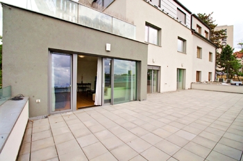 terasa 2NP - Pronájem kancelářských prostor 363 m², Praha 4 - Krč
