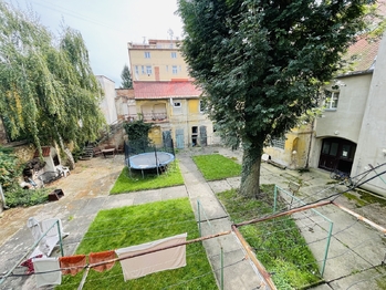 Dvůr  - Prodej domu 121 m², Duchcov