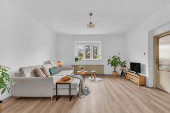 Prodej domu 240 m², Zbuzany