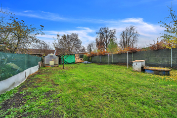 Prodej domu 240 m², Zbuzany