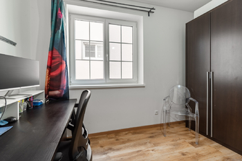 pracovna - Prodej bytu 4+kk v osobním vlastnictví 122 m², Dolní Břežany