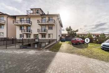 venkovní vyhrazené parkování - Prodej bytu 4+kk v osobním vlastnictví 122 m², Dolní Břežany