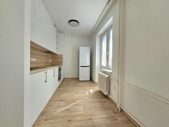 Pronájem bytu 2+1 v družstevním vlastnictví 53 m², Blansko