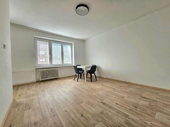 Pronájem bytu 2+1 v družstevním vlastnictví 53 m², Blansko