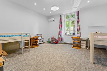 Prodej domu 215 m², Praha 9 - Čakovice