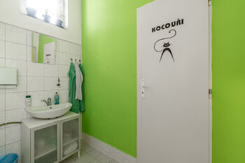 Prodej obchodních prostor 590 m², Praha 10 - Strašnice
