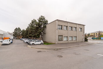 Prodej obchodních prostor 590 m², Praha 10 - Strašnice