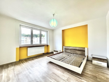 ložnice - Prodej bytu 3+1 v osobním vlastnictví 98 m², Semily