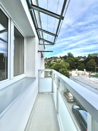 balkon - Prodej bytu 3+1 v osobním vlastnictví 98 m², Semily
